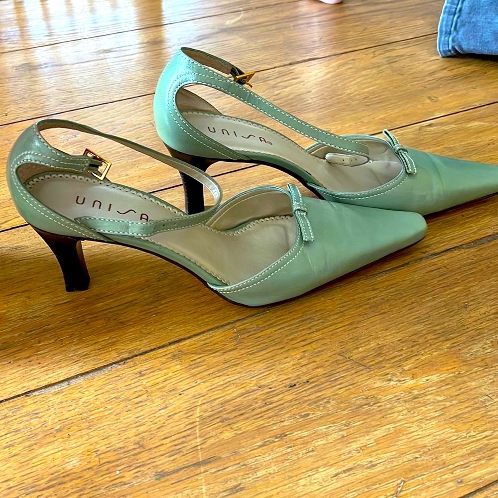 Sea foam green , UNISA Leather pump